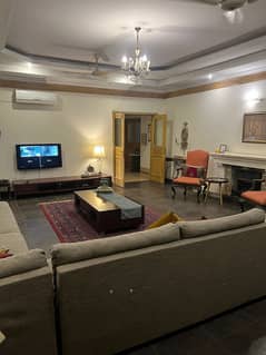 Fully furnished 3 bed ground floorof 1.5 kanal available for rent at Cavalry ground.