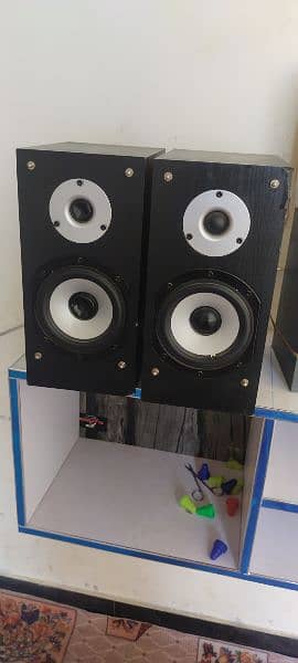 Bookshelf speakers 1