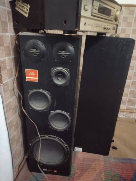 Amp or speaker 1