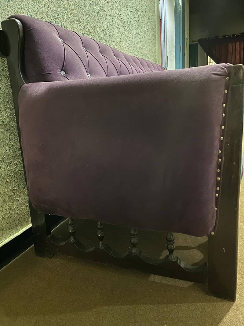 5 seater velvet sofa, Purple in colour 1