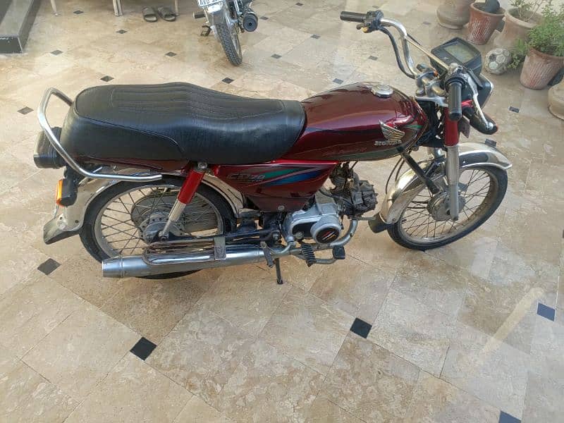 HONDA CD 70 (2016) 2