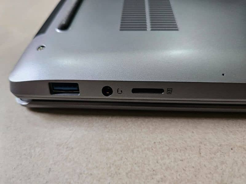 Compaq 15.6 inch laptop 12 GB Ram 7