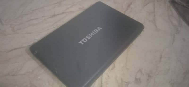 TOSHIBA SATELLITE AMD WITH GRAPHICS CARD 1