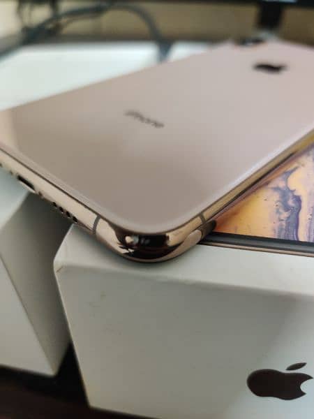 iPhone XS Max 256GB With Box 4