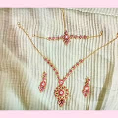 Beautiful pink necklace set