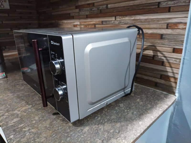 Dawlance microwave oven 1