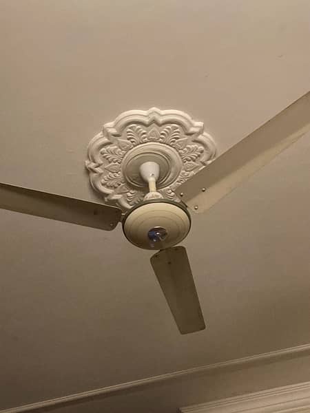 CEILING FAN urgent sale paisay kam ho jye ge 0