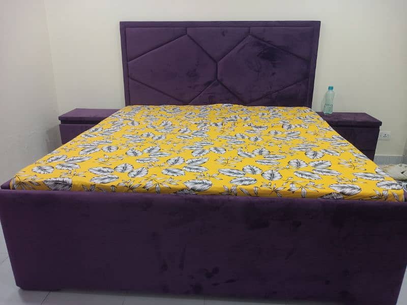 valvet bed available 5