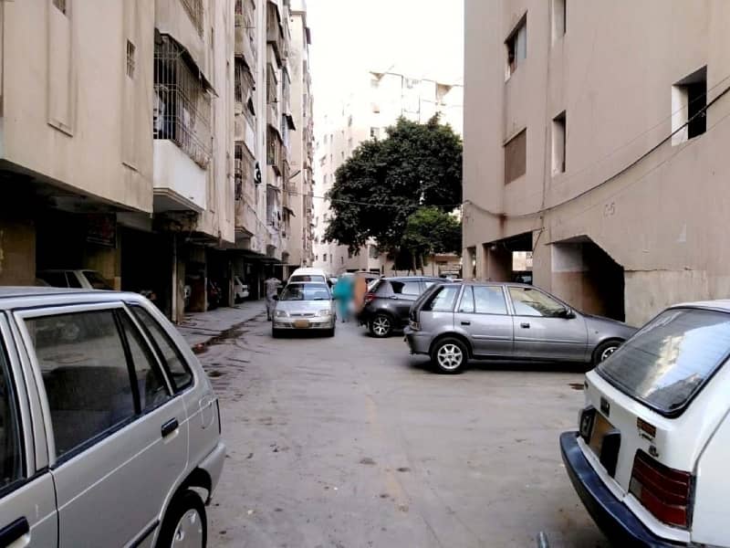 Ideal Flat In Karachi Available For Rs. 11000000 6