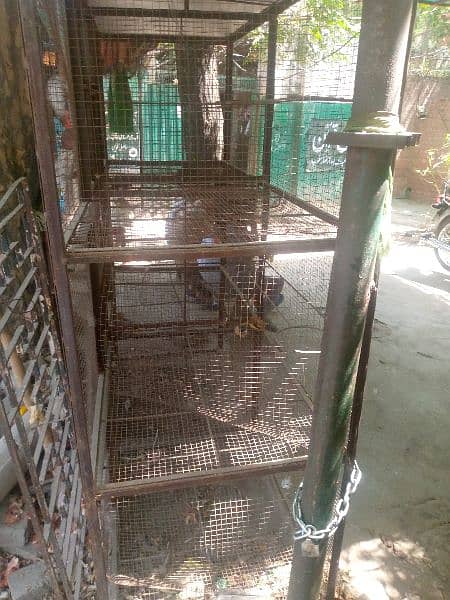 Big heavy cage of six blocks with six heavy trays 3