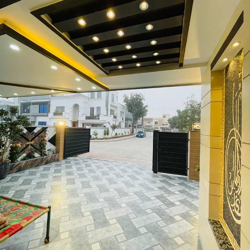 10 Marla Brand New Double Unit Luxury House For sale in Bahria Town Lahore 5