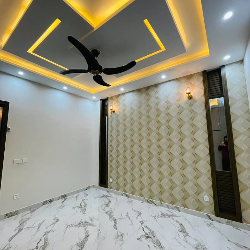 10 Marla Brand New Double Unit Luxury House For sale in Bahria Town Lahore 6