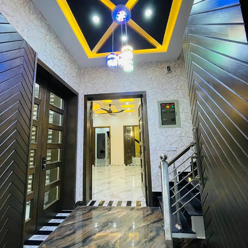10 Marla Brand New Double Unit Luxury House For sale in Bahria Town Lahore 31
