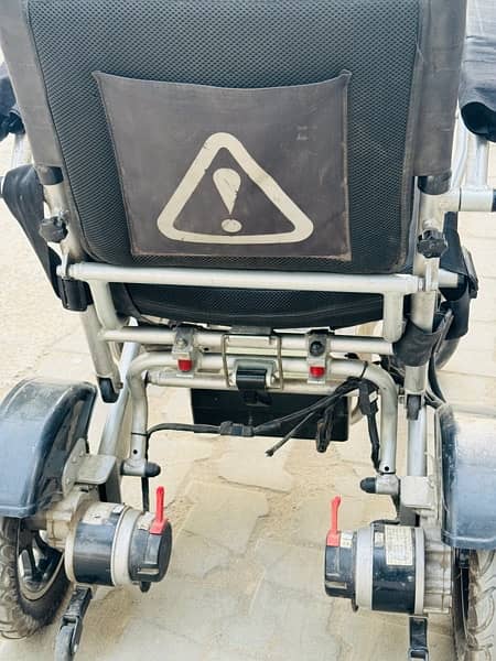 briefcase model electic wheelchair 6