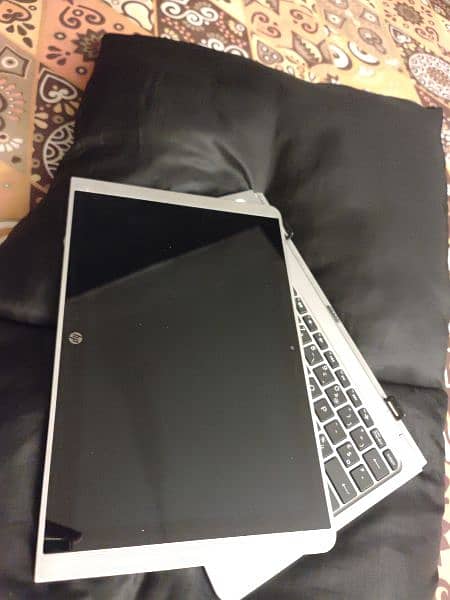 HP Pavillion X2 detachable touch screen Laptop 5