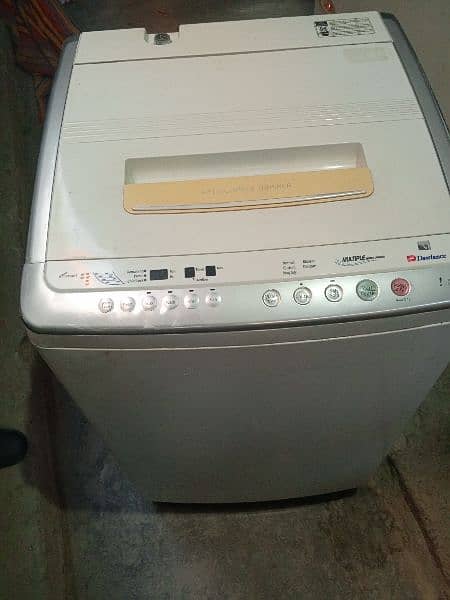 Automatic Dawlance washing machine 1