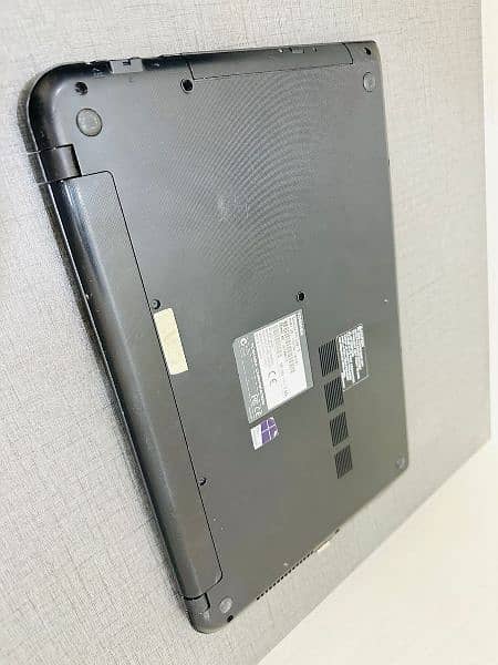 Toshiba satellite 16' Laptop 1