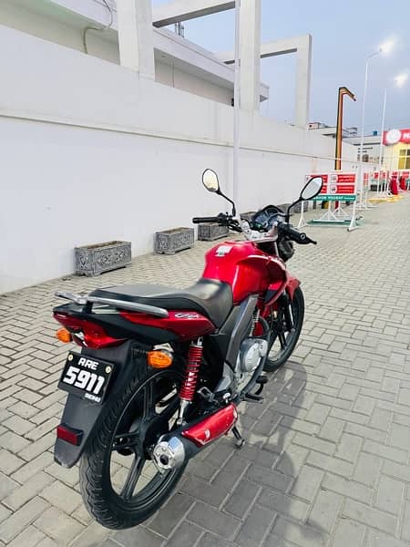 Suzuki 125 SE  2023 Model 4