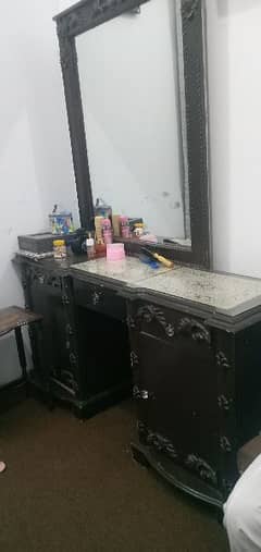 dressing table