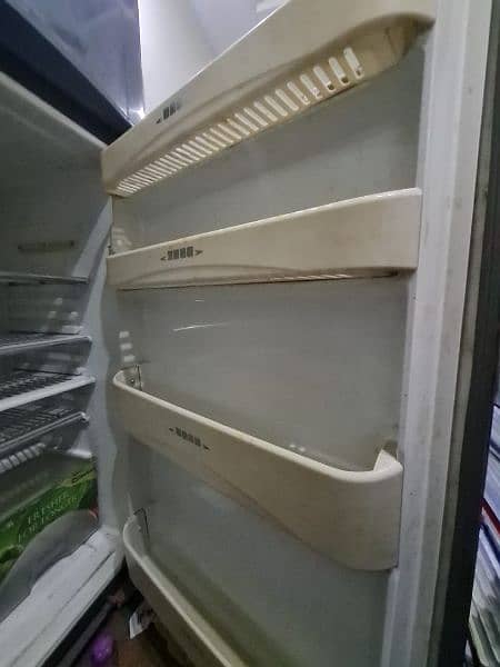 fridge in good condition large size 2