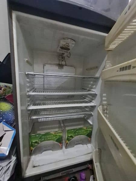 fridge in good condition large size 4