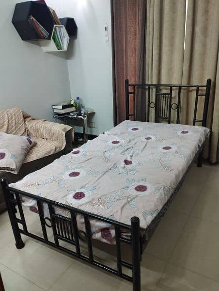 A1 condition single bed 2 set 2