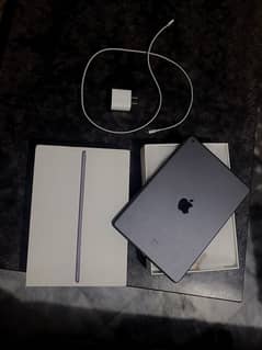 i PAD 9thGENRATION 64gb WITH BOX AND ORIGNAL CHARGER AND CHARGER 10/10 0