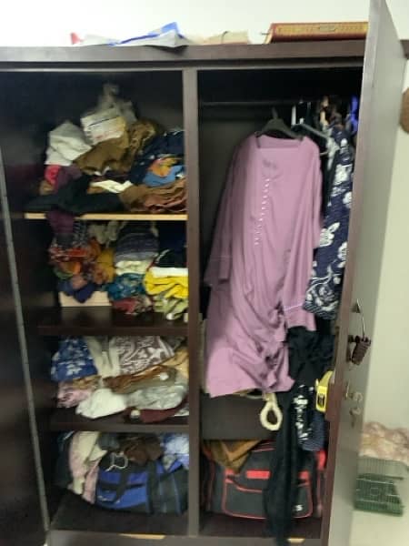 Wardrobe in Excellent Condition 3