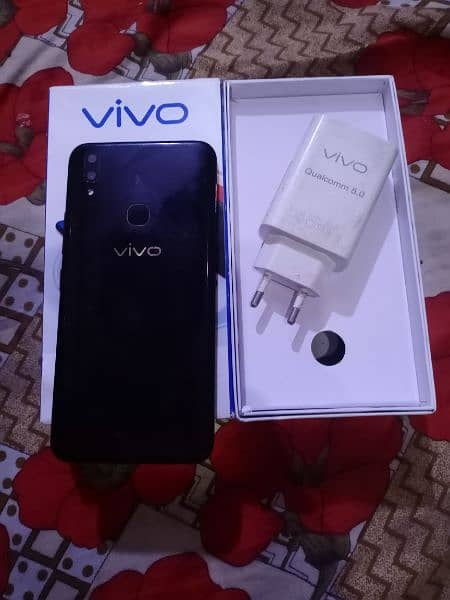vivo y85A with box and original charger 4/64 2