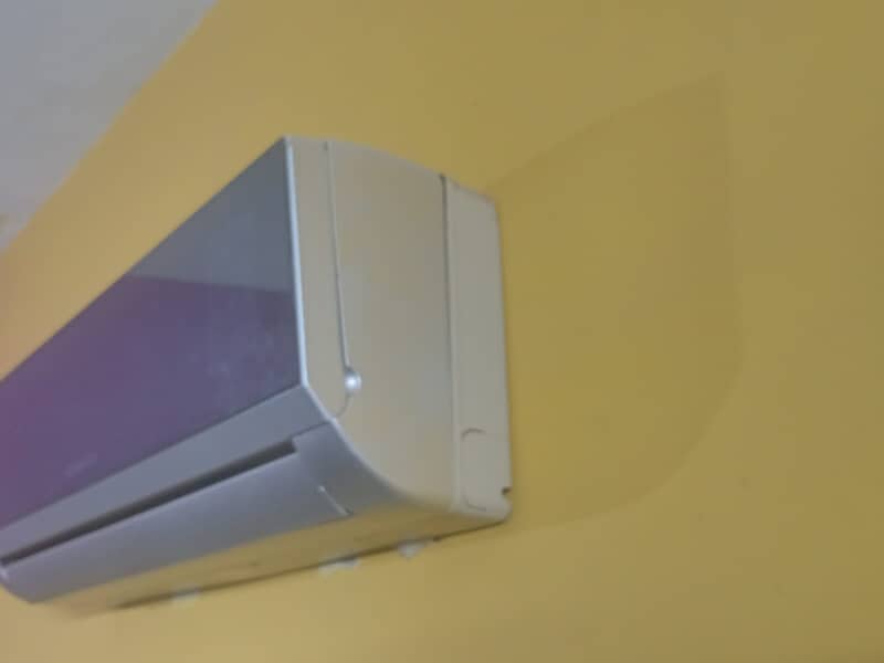 1 TON KENWOOD CRYSTAL AIR CONDITIONER 3