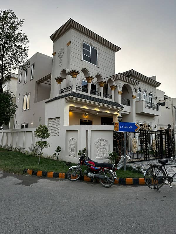 11.5 Marla Luxury House For Sale in Citi Housing Phase 1 12