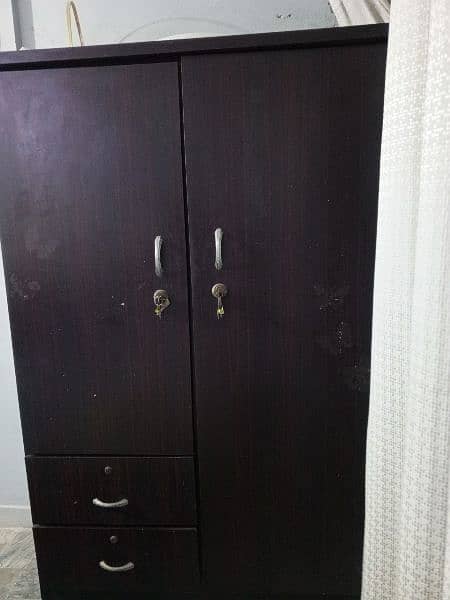 2 door cupboard with 2 drawers 2