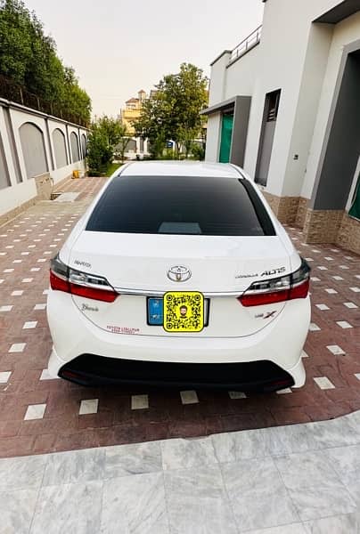 Toyota Altis Grande 1.8 2023 Beige Interior 4