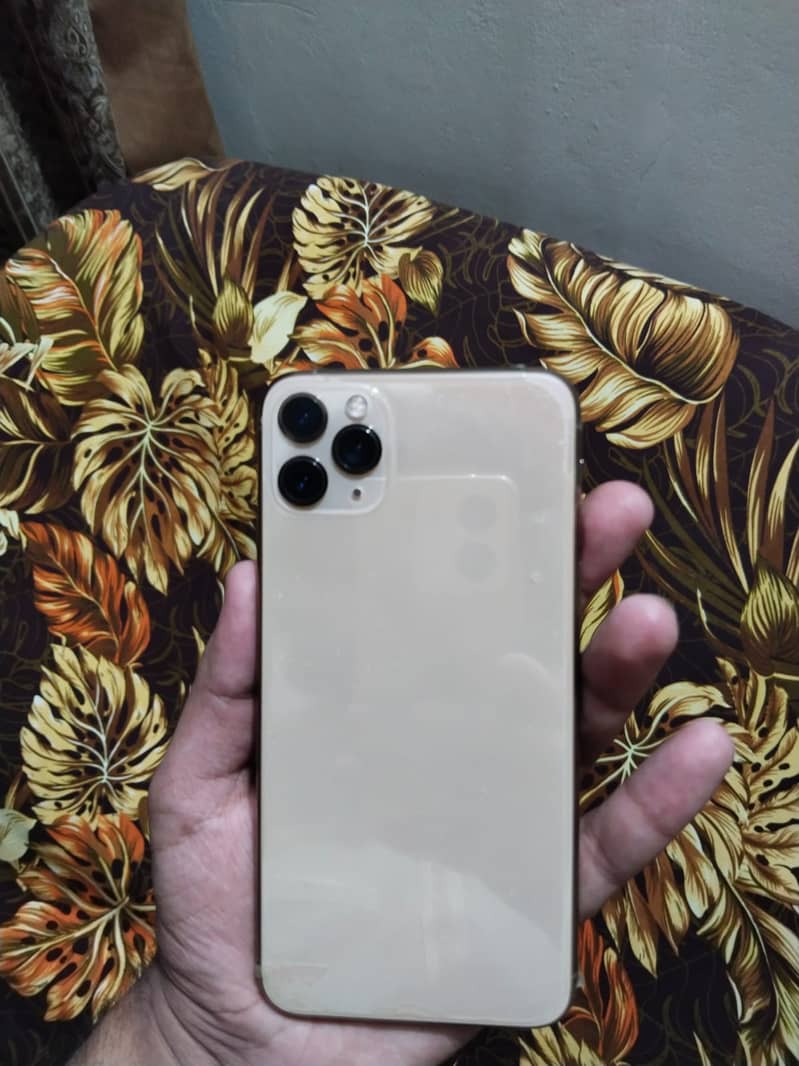 Iphone 11 pro max ( PTA APPROVED) 0
