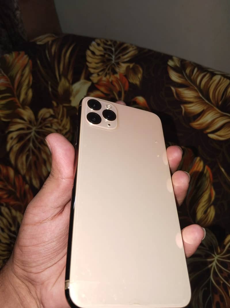 Iphone 11 pro max ( PTA APPROVED) 2