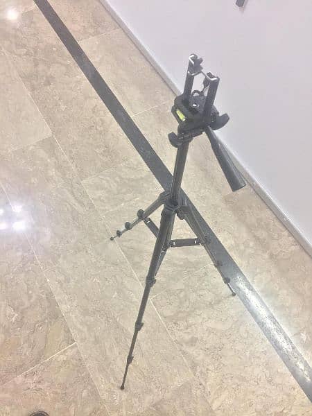 Mobile Tripod Stand 1