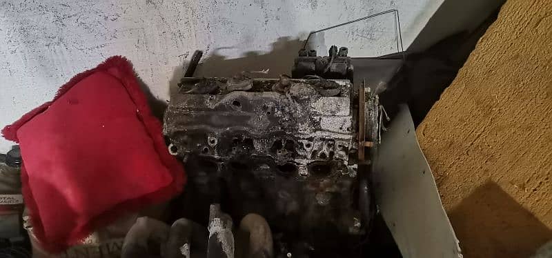 3S ENGINE. AUTOMATIC. with gear and other parts. . 7