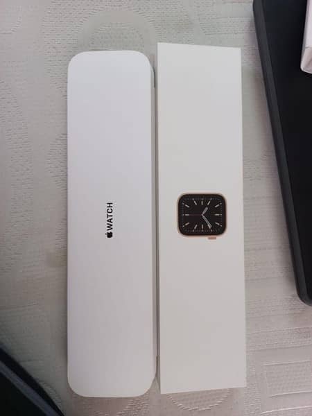 APPLE WATCH SERIES 6 44mm 7