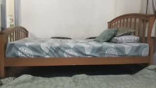 Queen size bed with SPRING mattress Joseph international