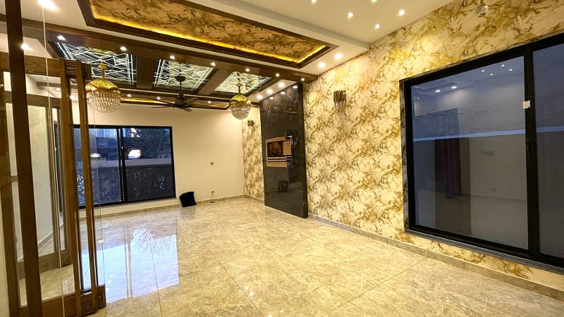 1 kanal Modern design House Available For Sale On Prime Location of Bahria town 8