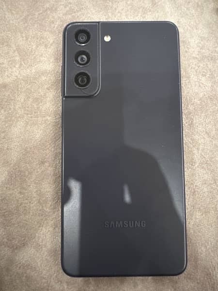 Samsung S21 FE 1