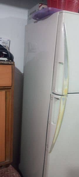 Dawalance Refrigerator Urgent sell 1