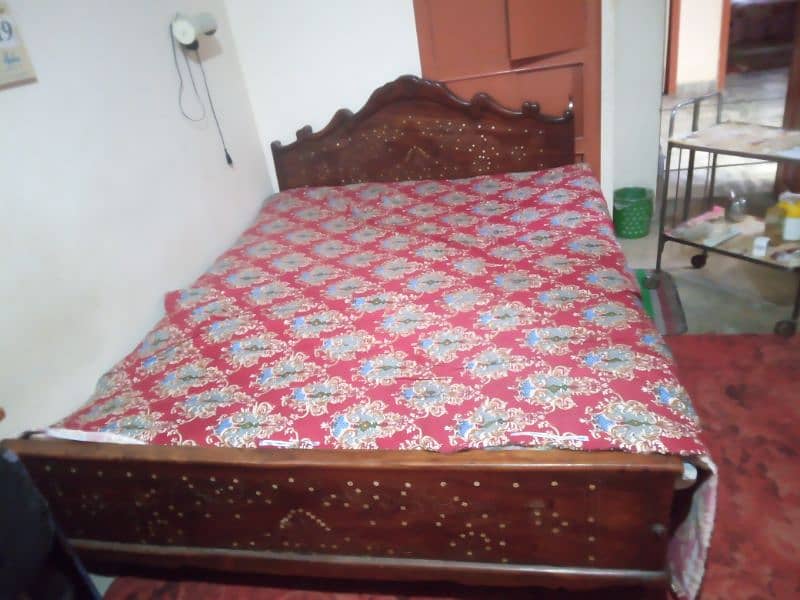 Decorated sheshum bed 1