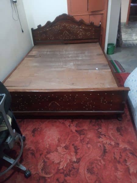 Decorated sheshum bed 2