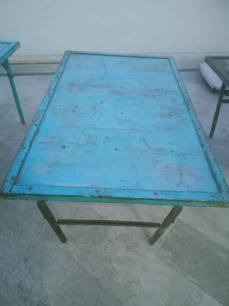 3 steel table Rs 4000 2