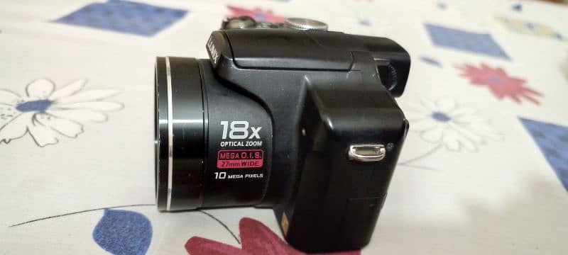 Panasonic Lumix DMC-fz28 Camera Best Condition 2