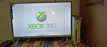 XBOX 360 With 40+Games Good Condition Just Minor Frame Broken  250 gb 0