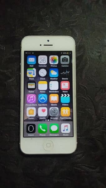 iPhone 5 /32Gb /back camera and flash not working/non pta 1