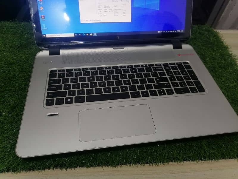 HP Envy 17 i7 4th HQ-4710 0