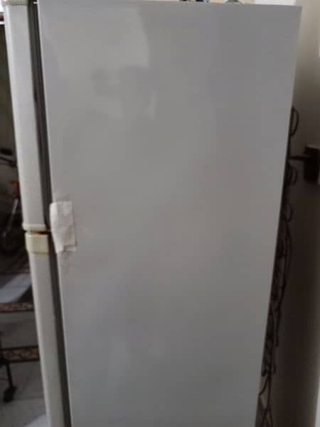 small fridge dawalance company 1